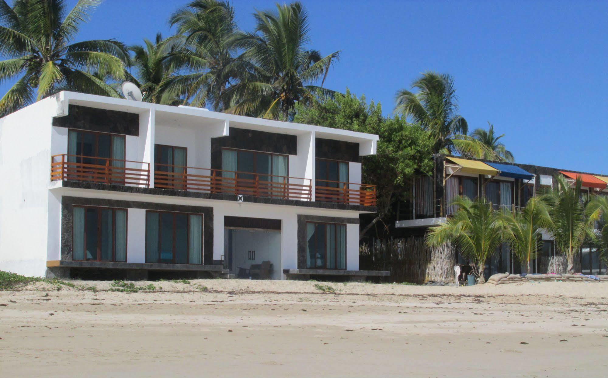 Cormorant Beach House Acomodação com café da manhã Puerto Villamil Exterior foto